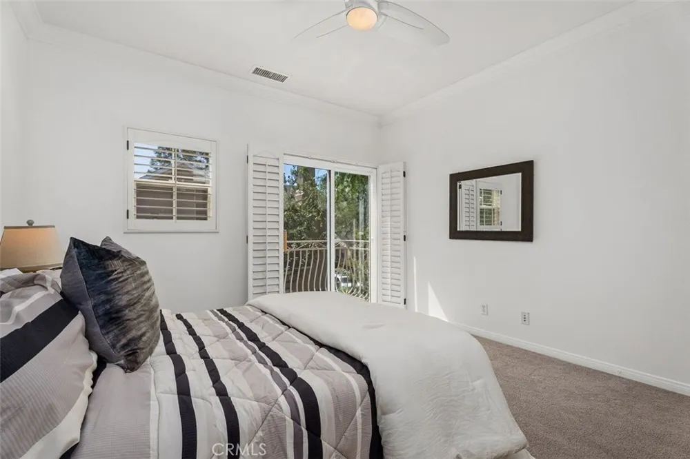 44 Burlingame Irvine, CA 92602