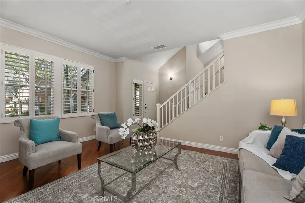 44 Burlingame Irvine, CA 92602