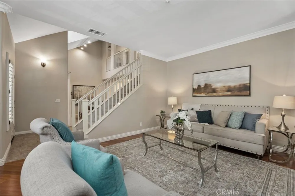 44 Burlingame Irvine, CA 92602