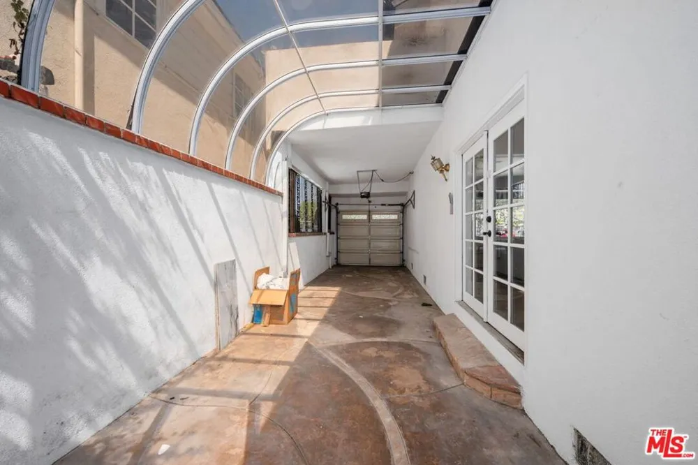 491 S Spalding Drive Beverly Hills, CA 90212