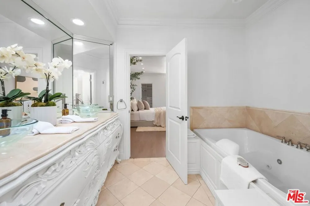 491 S Spalding Drive Beverly Hills, CA 90212