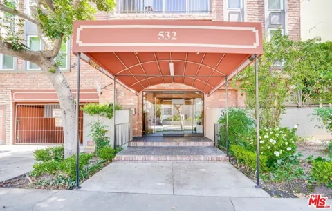 532 Rossmore Avenue #306