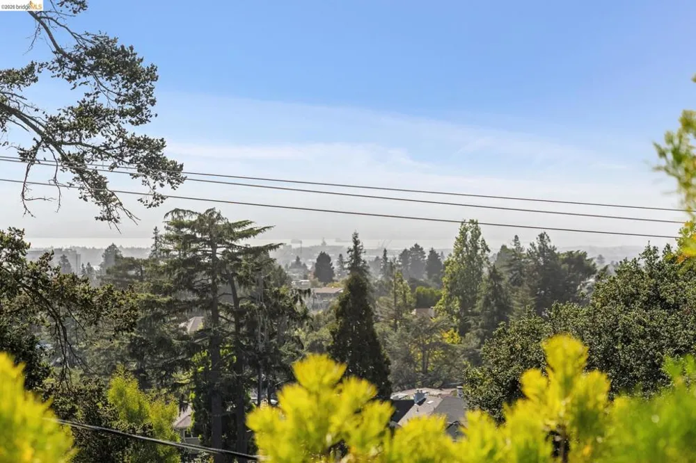 2000 Clemens Rd Oakland, CA 94602
