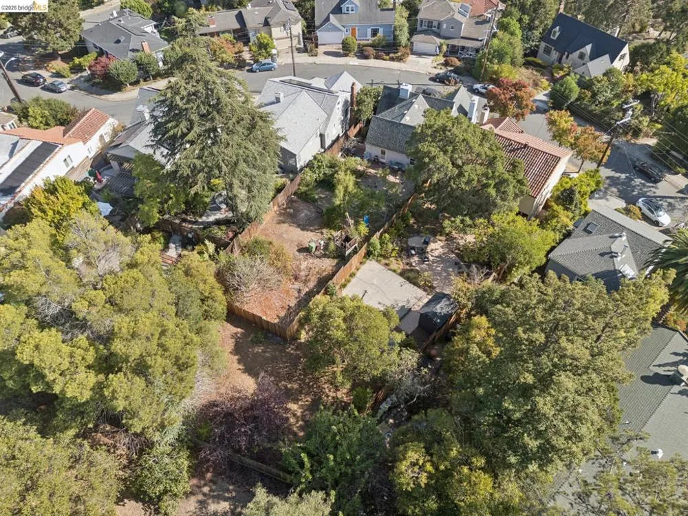2000 Clemens Rd Oakland, CA 94602