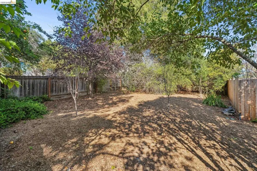 2000 Clemens Rd Oakland, CA 94602