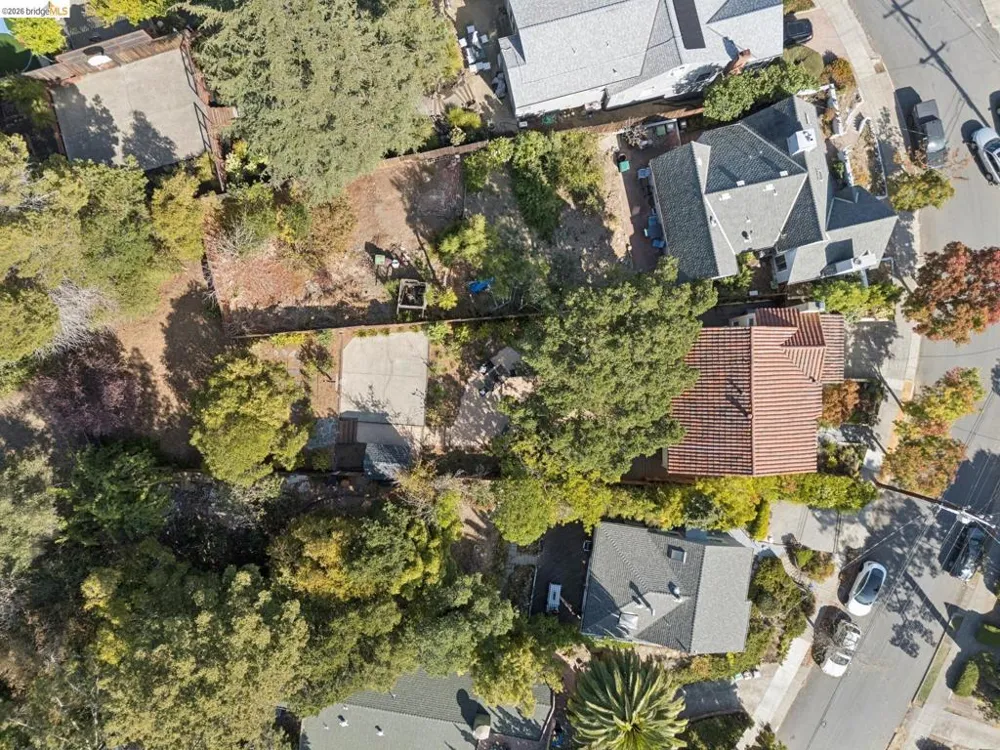2000 Clemens Rd Oakland, CA 94602