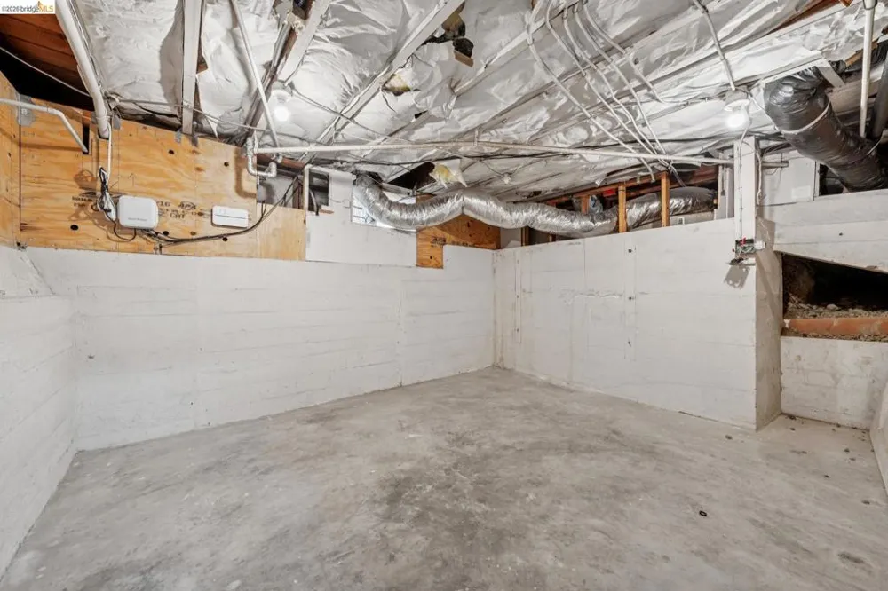 2000 Clemens Rd Oakland, CA 94602