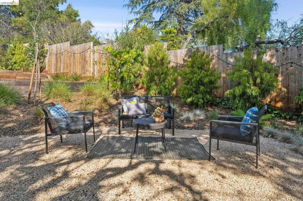 2000 Clemens Rd Oakland, CA 94602