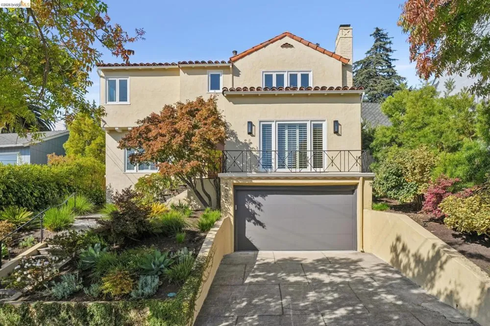 2000 Clemens Rd Oakland, CA 94602
