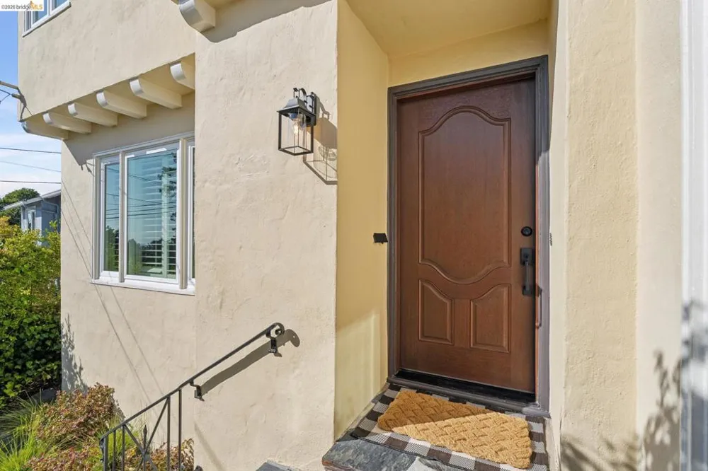 2000 Clemens Rd Oakland, CA 94602