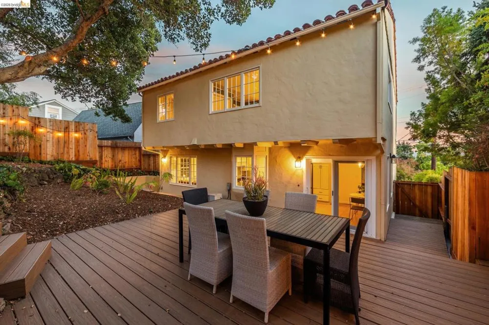 2000 Clemens Rd Oakland, CA 94602