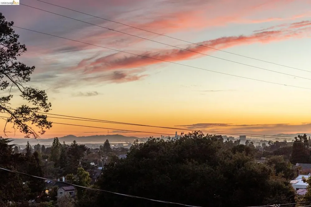 2000 Clemens Rd Oakland, CA 94602