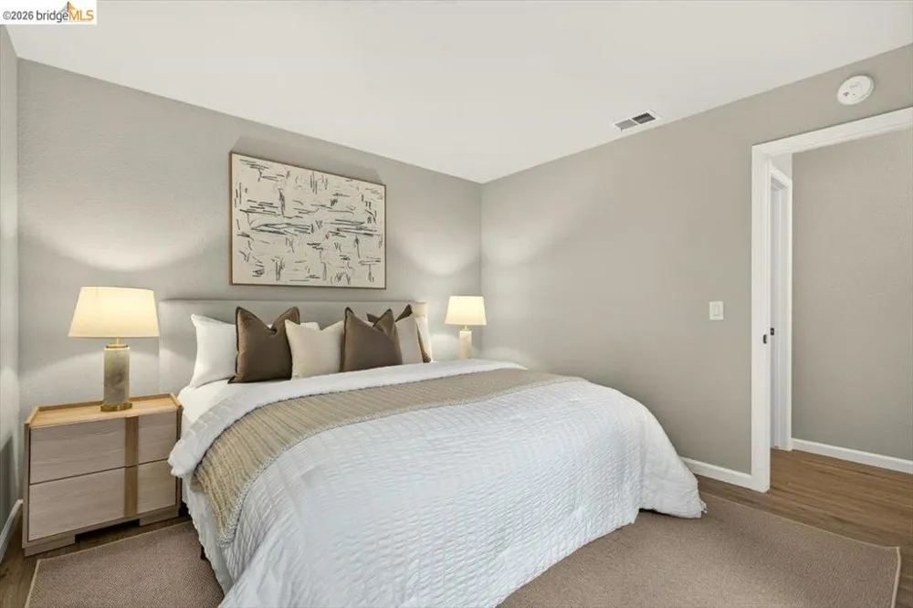 29 Captains Dr Alameda, CA 94502