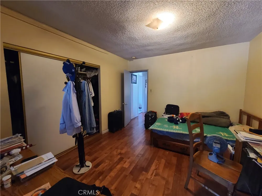 2016 Thurman Avenue Los Angeles, CA 90016