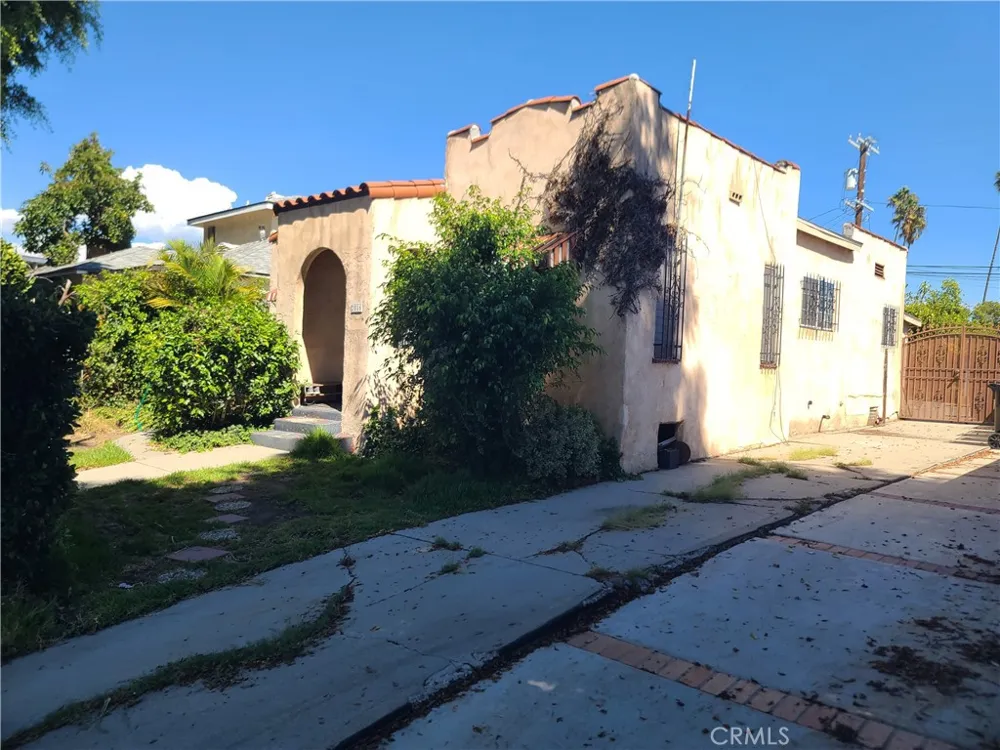 2016 Thurman Avenue Los Angeles, CA 90016
