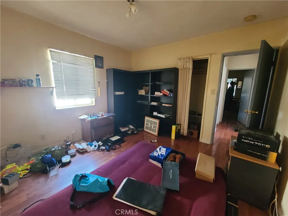 2016 Thurman Avenue Los Angeles, CA 90016