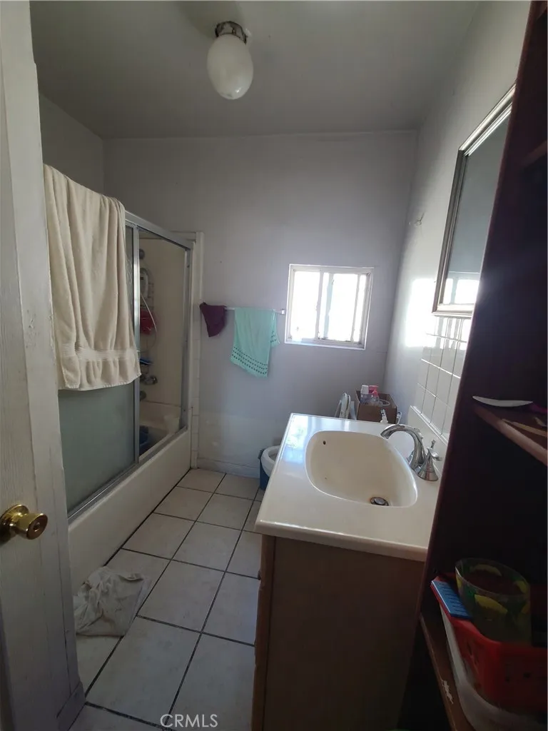 2016 Thurman Avenue Los Angeles, CA 90016