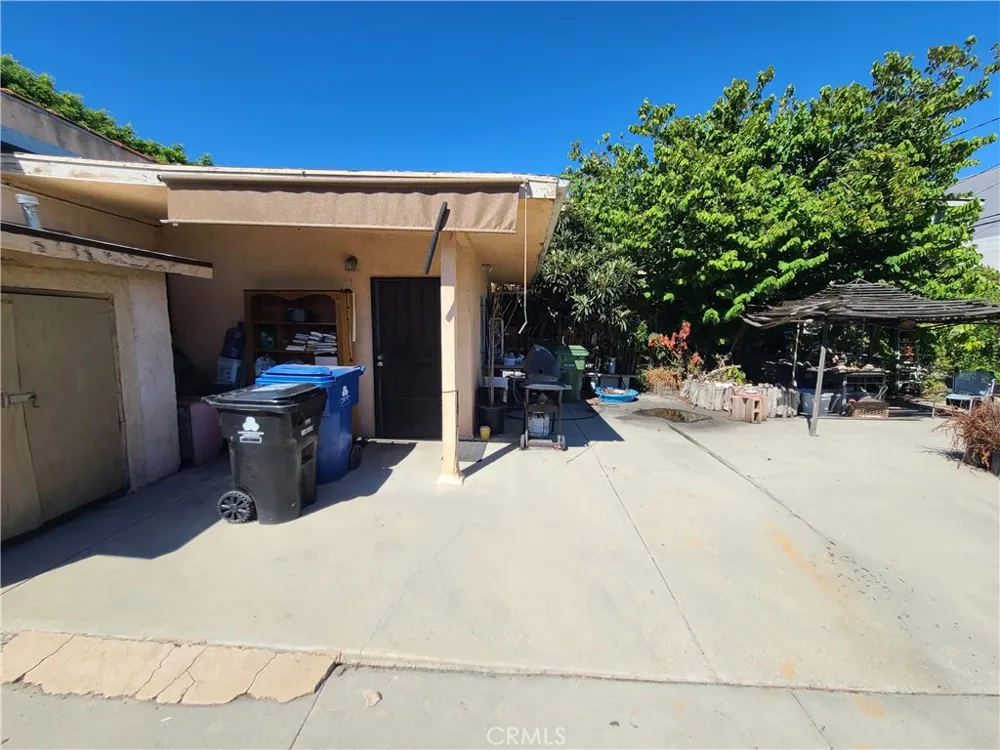 2016 Thurman Avenue Los Angeles, CA 90016
