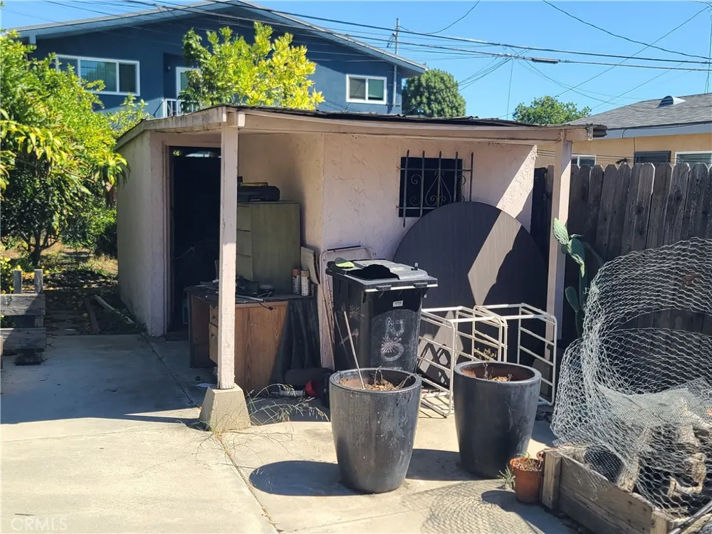 2016 Thurman Avenue Los Angeles, CA 90016
