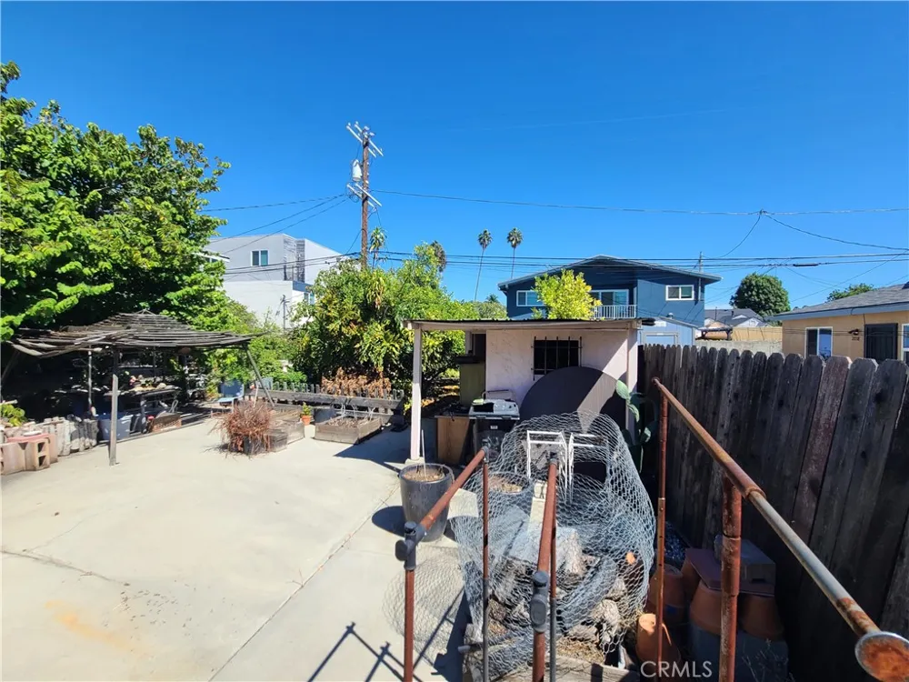 2016 Thurman Avenue Los Angeles, CA 90016