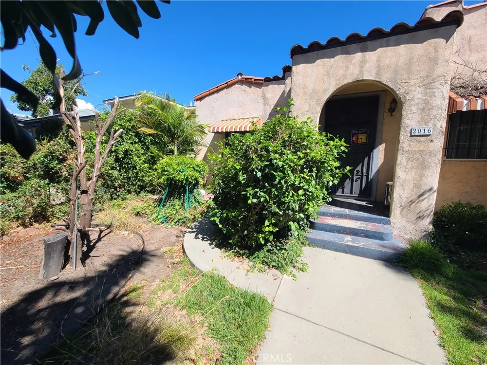 2016 Thurman Avenue Los Angeles, CA 90016