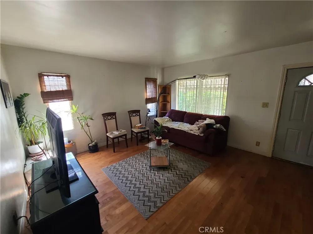 2016 Thurman Avenue Los Angeles, CA 90016