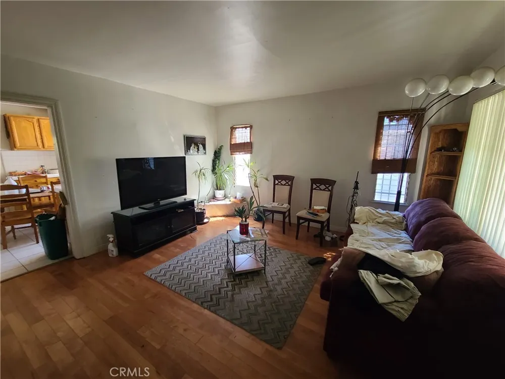 2016 Thurman Avenue Los Angeles, CA 90016