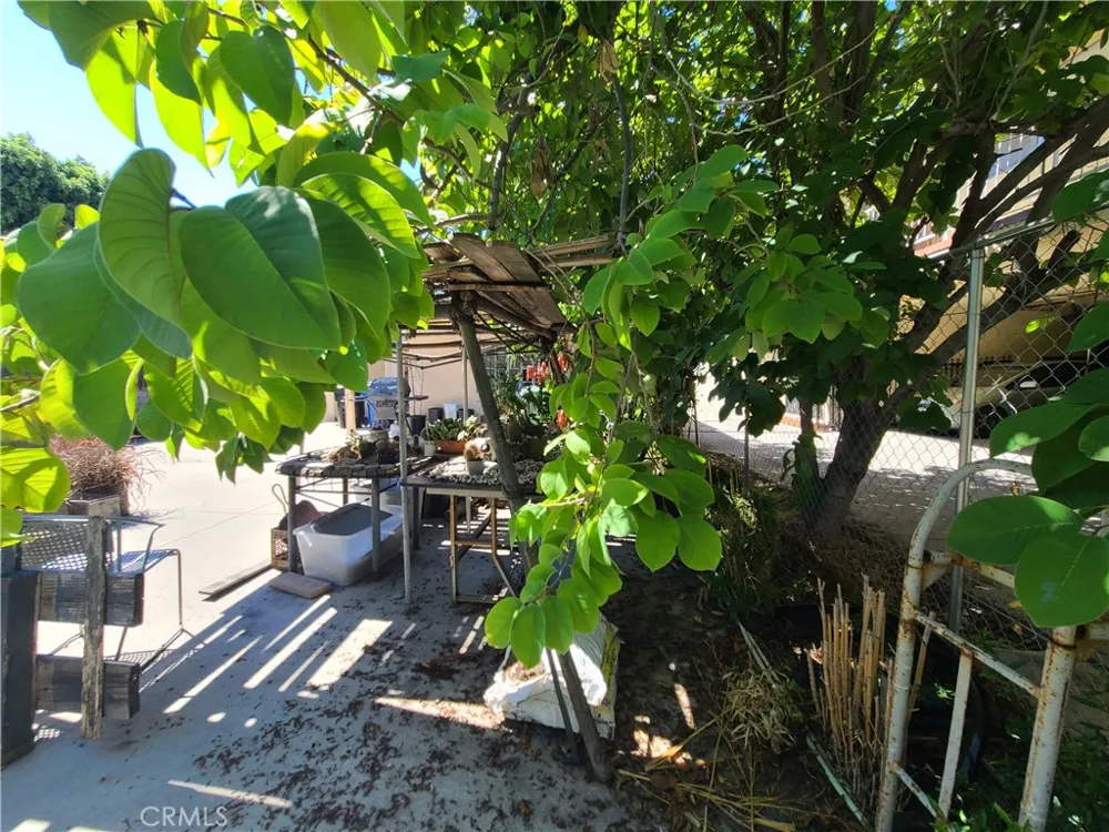 2016 Thurman Avenue Los Angeles, CA 90016