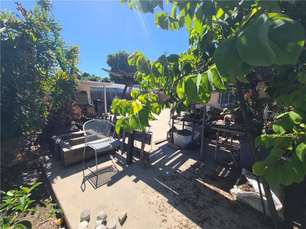 2016 Thurman Avenue Los Angeles, CA 90016
