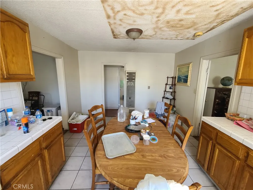 2016 Thurman Avenue Los Angeles, CA 90016