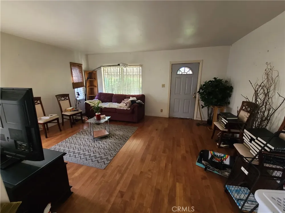 2016 Thurman Avenue Los Angeles, CA 90016