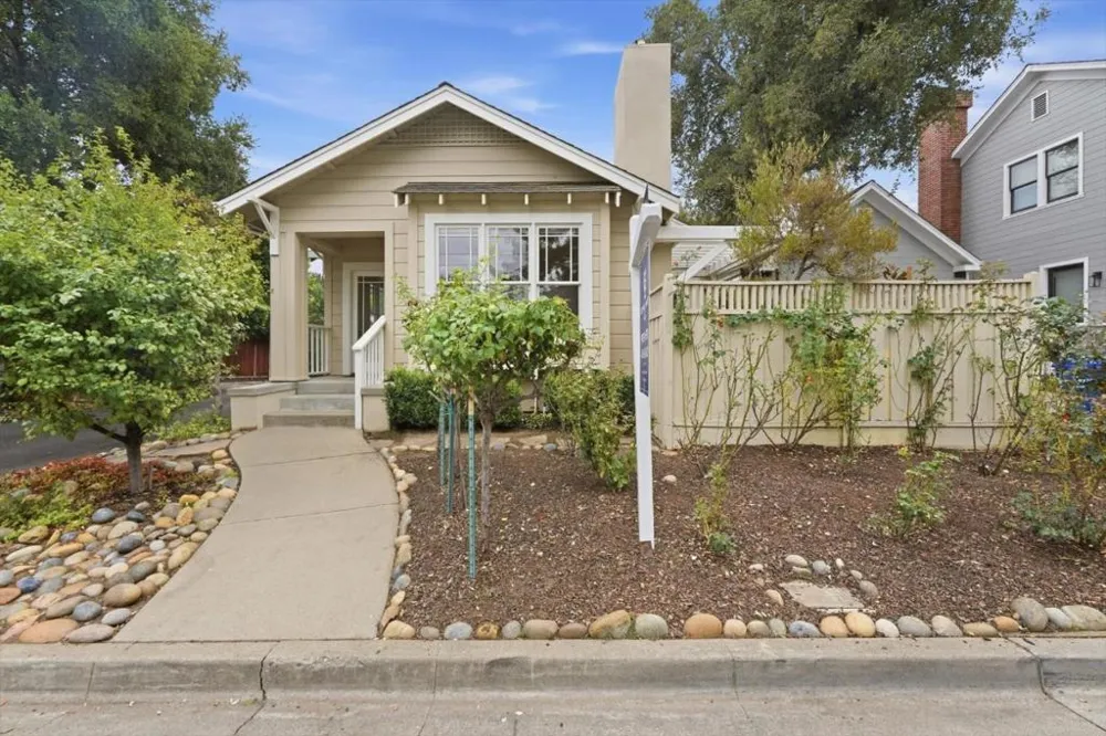 27 Cross Way Los Gatos, CA 95030