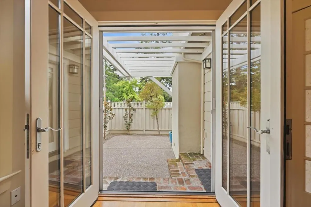 27 Cross Way Los Gatos, CA 95030