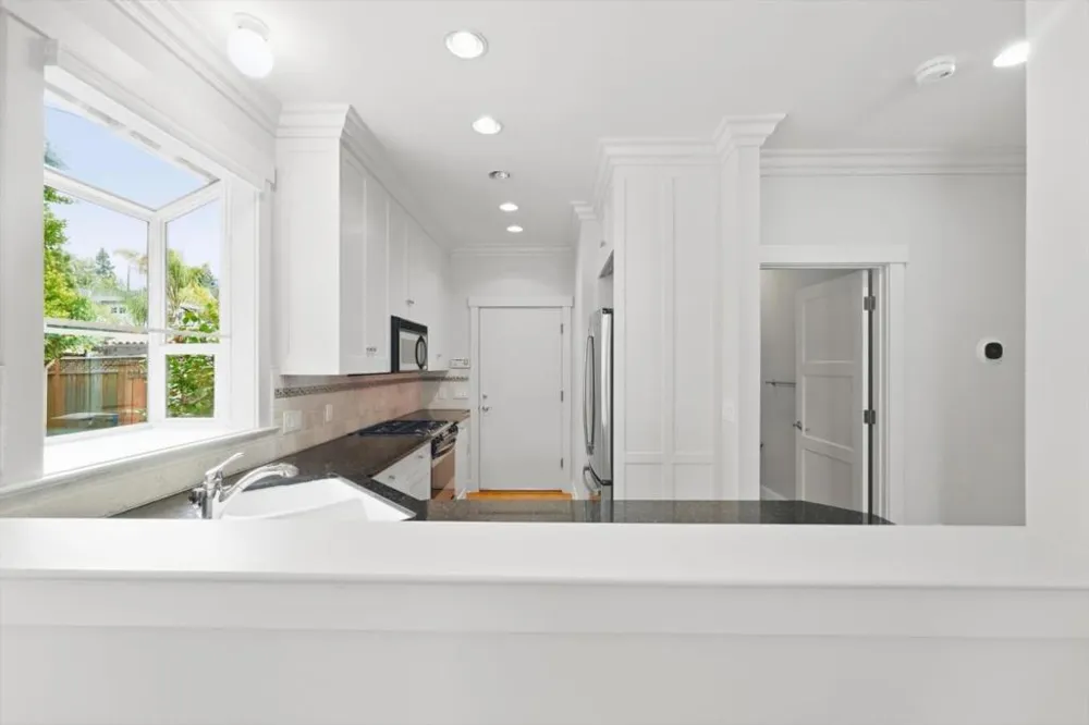 27 Cross Way Los Gatos, CA 95030