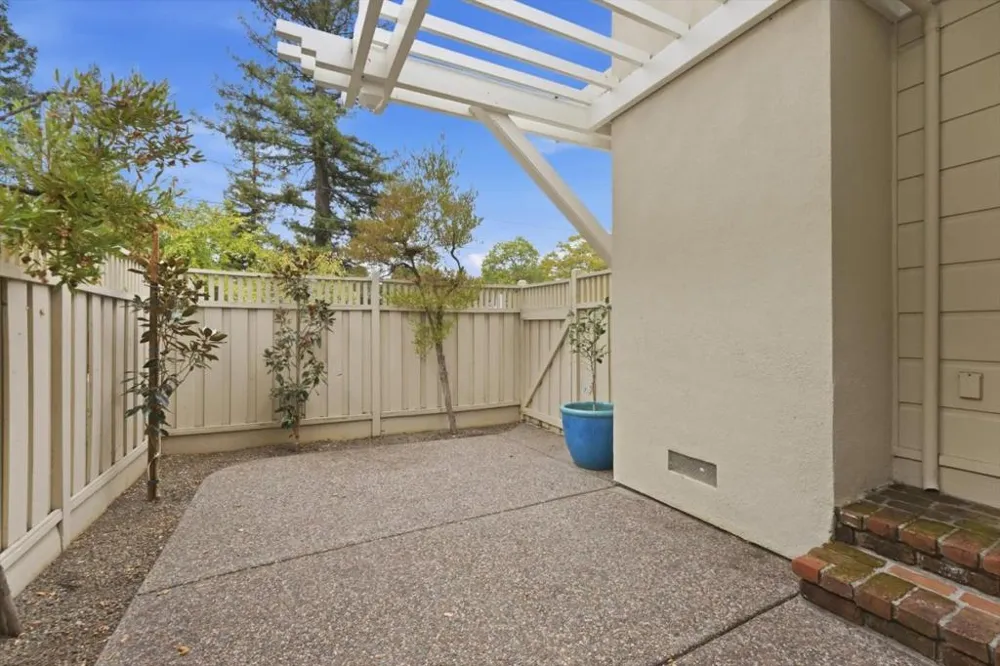 27 Cross Way Los Gatos, CA 95030