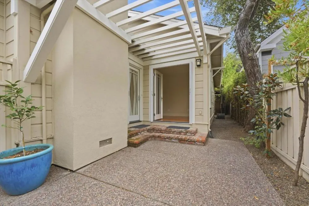 27 Cross Way Los Gatos, CA 95030
