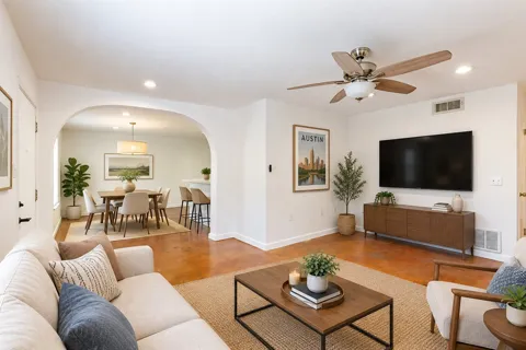 2302 E Side Drive #11