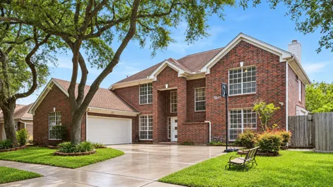 14207 Woodville Gardens Drive
