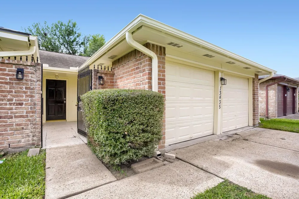 13435 Chipman Glen Drive Houston, TX 77082