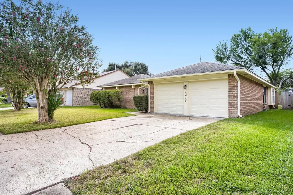 13435 Chipman Glen Drive Houston, TX 77082