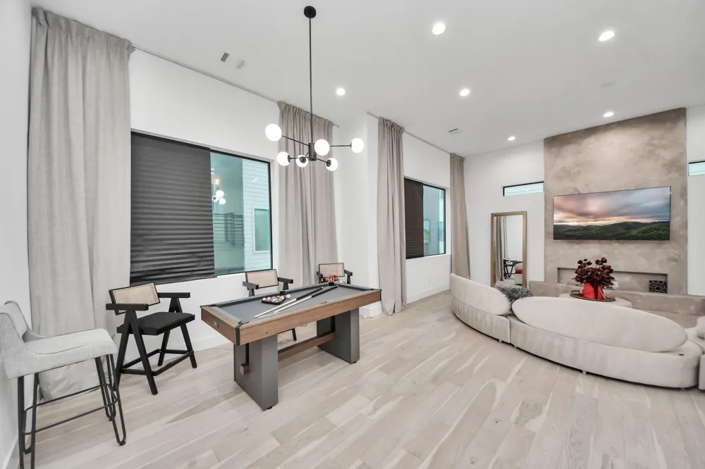 5905 Fairdale Lane #B Houston, TX 77057