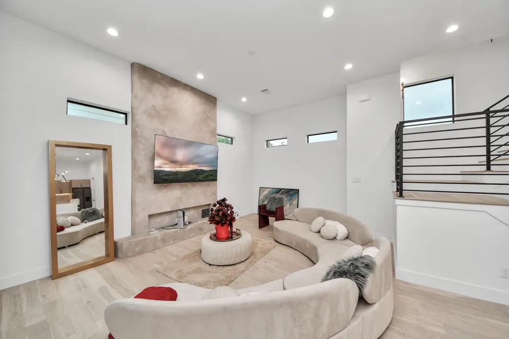 5905 Fairdale Lane #B Houston, TX 77057