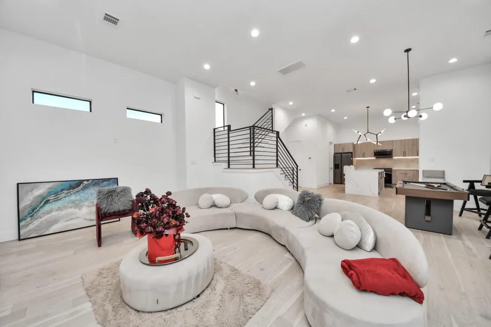 5905 Fairdale Lane #B Houston, TX 77057