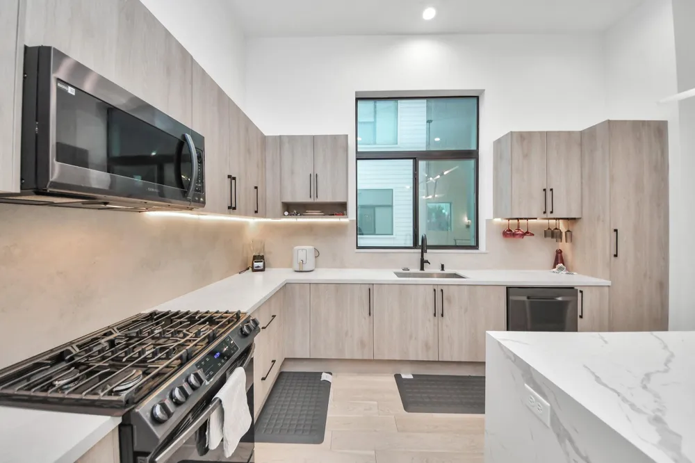 5905 Fairdale Lane #B Houston, TX 77057