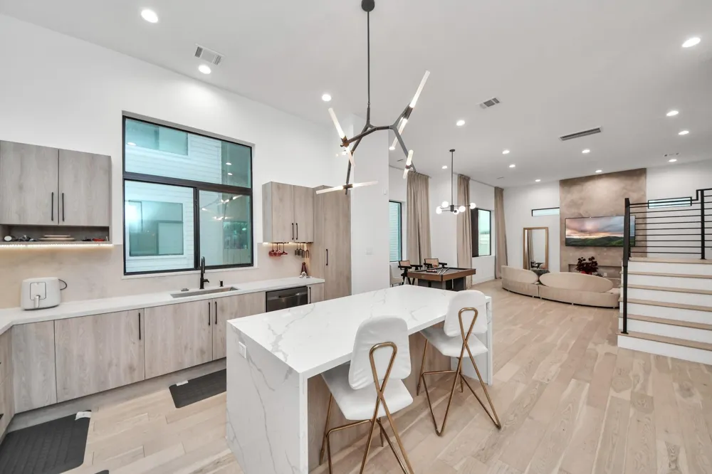 5905 Fairdale Lane #B Houston, TX 77057