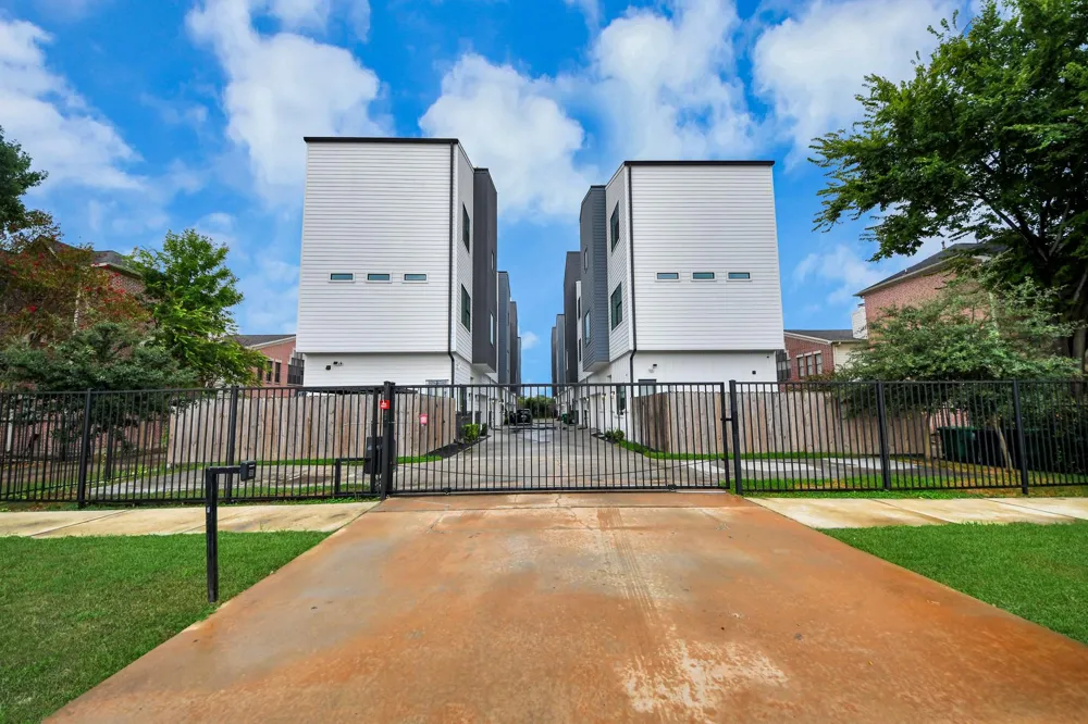 5905 Fairdale Lane #B Houston, TX 77057