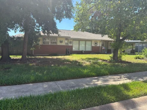 116 W 5th Street
