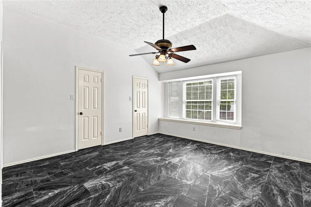 2122 Courtshire Lane Sugar Land, TX 77478