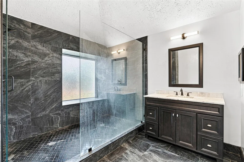 2122 Courtshire Lane Sugar Land, TX 77478