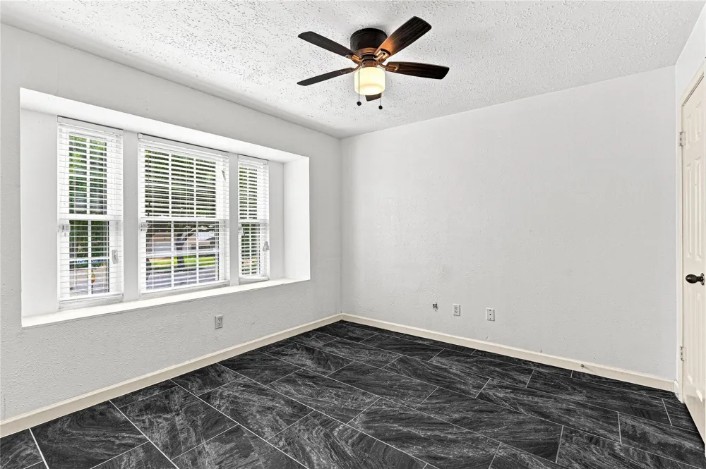 2122 Courtshire Lane Sugar Land, TX 77478